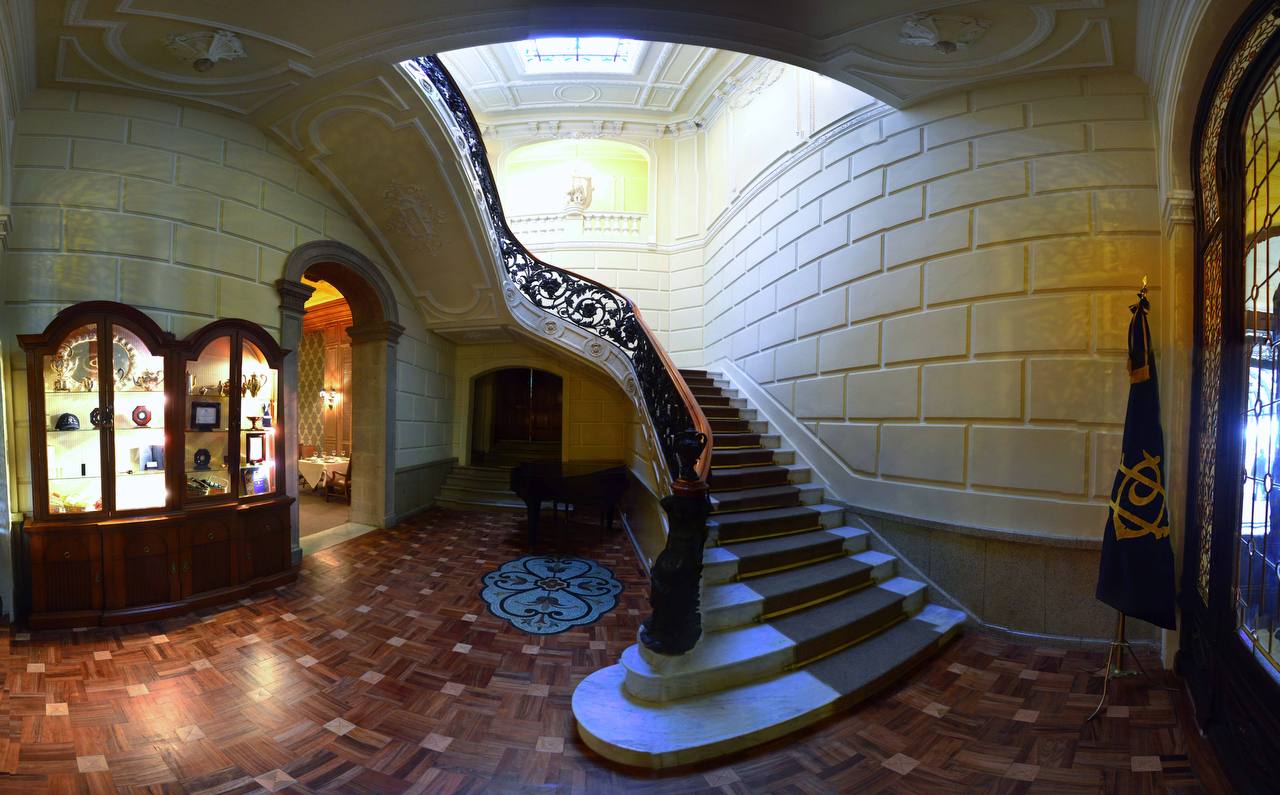 Escalera principal