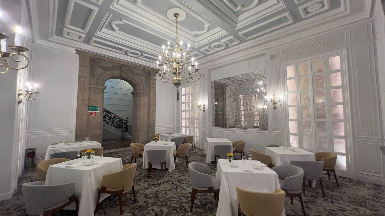 Members’ Main Bar